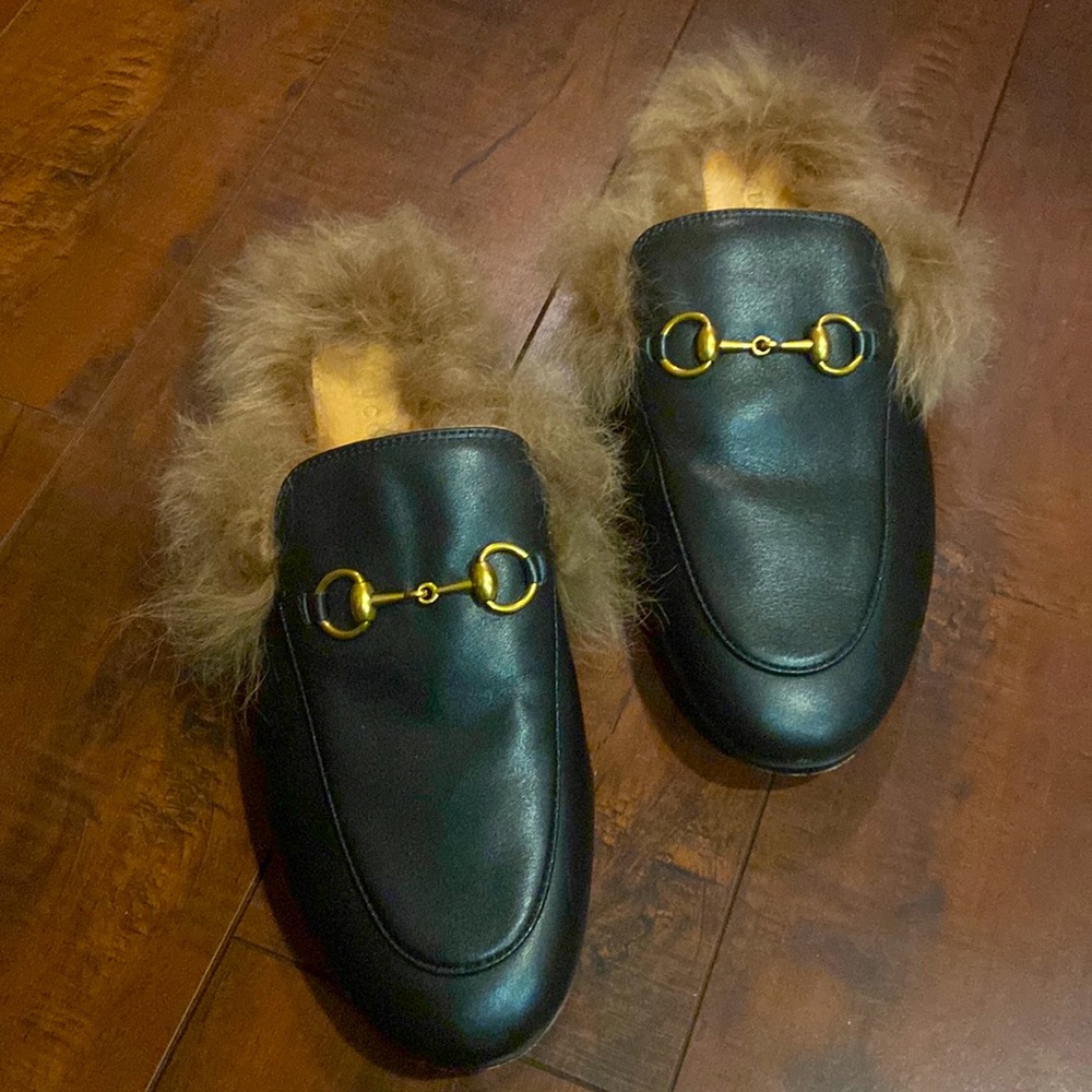 Pre-owned Gucci Slide Fur Sandal Black